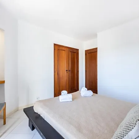 Modha Apartment *